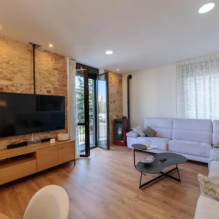 Singular Apartment *