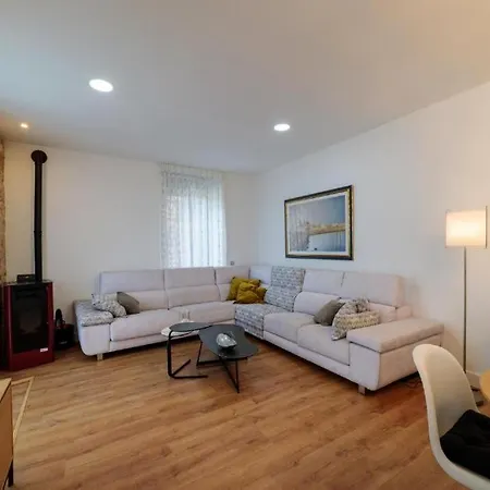 Singular Apartment