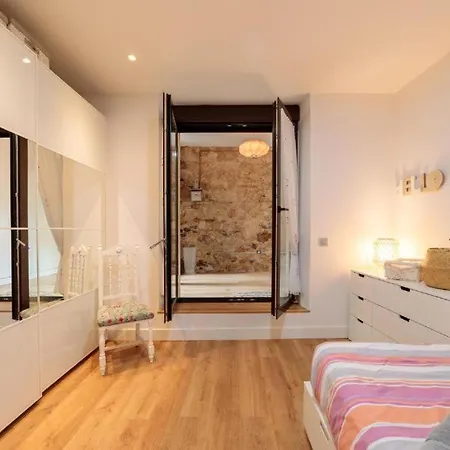 Singular Apartment